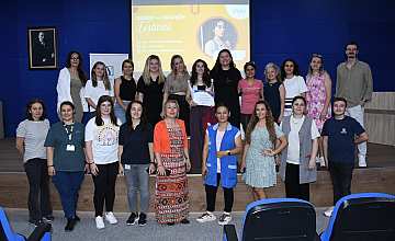 Değişim ve Dönüşüm Festivali’nde Sandalye Yogası Etkinliği Gerçekleştirildi